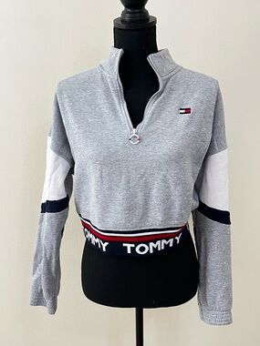 Tommy Hilfiger Gray and White Quarter-Zip Cropped Sweatshirt